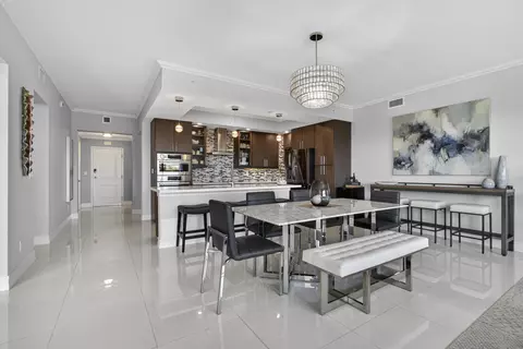 441 Bay Colony Dr N, Juno Beach, FL 33408