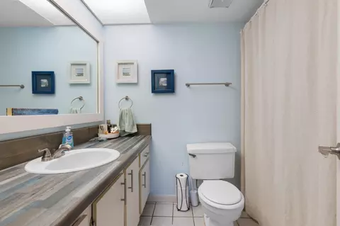 Bath - 1270 SE Parkview Pl #B5, Stuart, FL 34994 photo 2 of 5