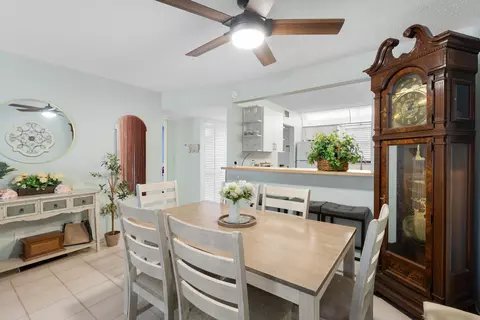 Dining - 1270 SE Parkview Pl #B5, Stuart, FL 34994 photo 3 of 3