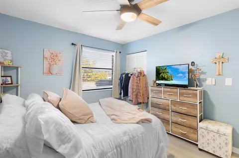 Bedroom - 1270 SE Parkview Pl #B5, Stuart, FL 34994 photo 2 of 6