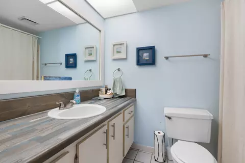 Bath - 1270 SE Parkview Pl #B5, Stuart, FL 34994 photo 1 of 5