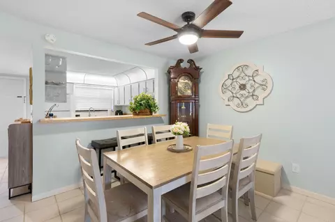 Dining - 1270 SE Parkview Pl #B5, Stuart, FL 34994 photo 2 of 3