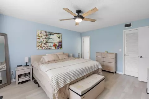Bedroom - 1270 SE Parkview Pl #B5, Stuart, FL 34994 photo 5 of 6