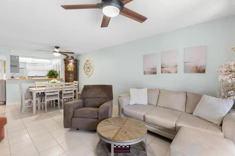 Living - 1270 SE Parkview Pl #B5, Stuart, FL 34994 photo 3 of 3