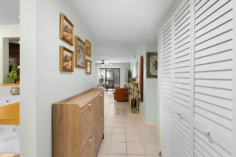 Entry Way - 1270 SE Parkview Pl #B5, Stuart, FL 34994 photo 2 of 2
