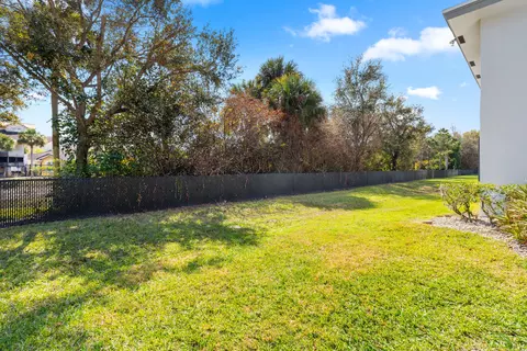 Exterior - 1270 SE Parkview Pl #B5, Stuart, FL 34994 photo 3 of 8