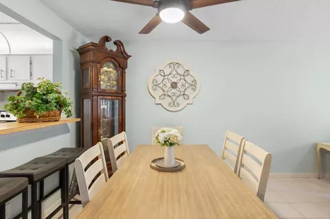 Dining - 1270 SE Parkview Pl #B5, Stuart, FL 34994 photo 1 of 3