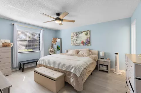 Bedroom - 1270 SE Parkview Pl #B5, Stuart, FL 34994 photo 4 of 6