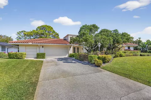 4881 Pineview Cir, Delray Beach, FL 33445