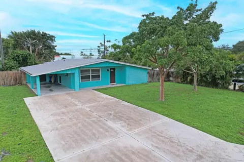 8151 SEvergreen St, Hobe Sound, FL 33455