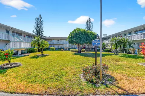 126 Kingswood F #126, West Palm Beach, FL 33417