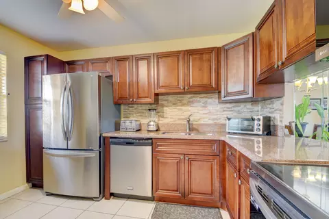 219 Lake Meryl Dr, West Palm Beach, FL 33411