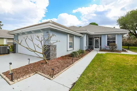 156 NW Bentley Cir, Port Saint Lucie, FL 34986