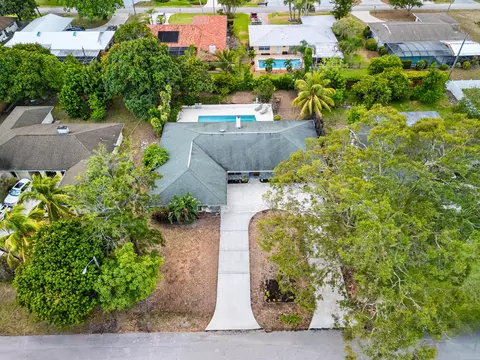 115 NE Caprona Ave, Port Saint Lucie, FL 34983