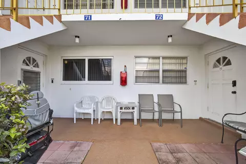 72 Plymouth I, West Palm Beach, FL 33417