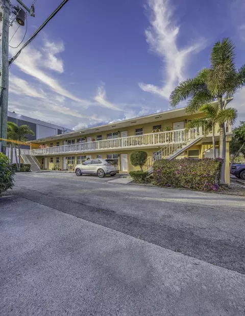 111 N L St #8, Lake Worth Beach, FL 33460