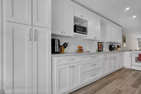 1730 NW 18th Ave #202, Delray Beach, FL 33445