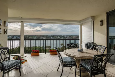 19670 Beach Rd #PH B-4, Jupiter, FL 33469