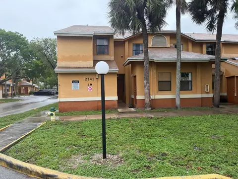 2541 NW 56th Ave #1-19, Lauderhill, FL 33313