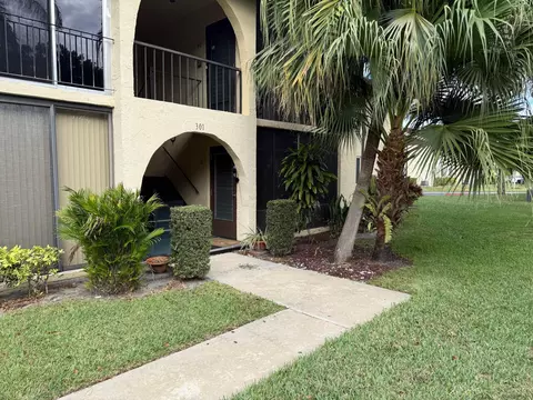 301 Pine Ridge Cir #B-1, Greenacres, FL 33463