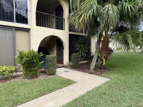 301 Pine Ridge Cir #B-1, Greenacres, FL 33463