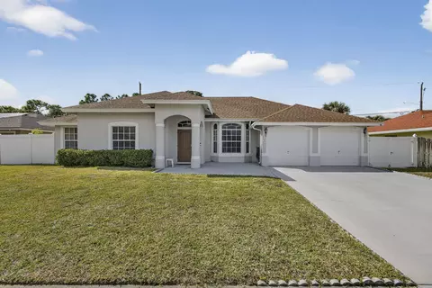 102 Brook Woode Ct, Royal Palm Beach, FL 33411