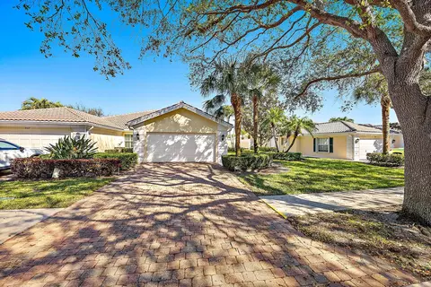 699 Hudson Bay Dr, Palm Beach Gardens, FL 33410