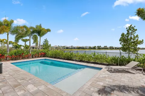 10466 Northbrook Cir, West Palm Beach, FL 33412
