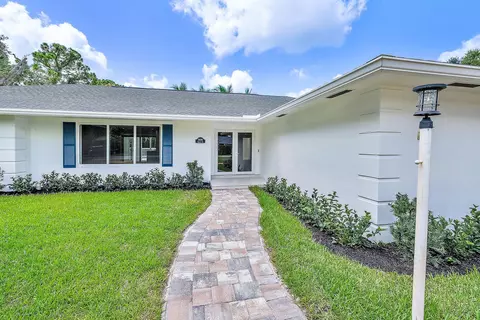 5686 Shirley Dr, Jupiter, FL 33458