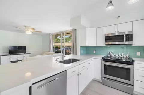 123 Yacht Club Way #101, Hypoluxo, FL 33462