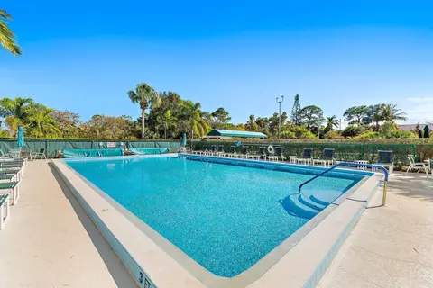 Exterior - 2950 SE Ocean Blvd #135-8, Stuart, FL 34996 photo 6 of 6