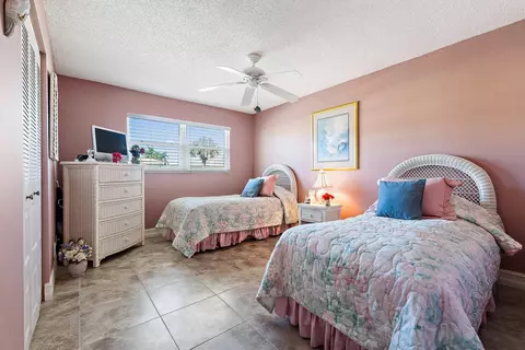 Bedroom - 2950 SE Ocean Blvd #135-8, Stuart, FL 34996 photo 4 of 4