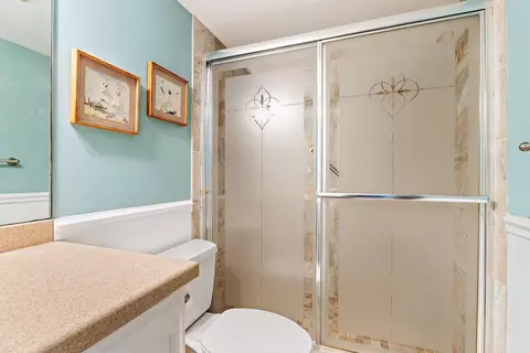 Bath - 2950 SE Ocean Blvd #135-8, Stuart, FL 34996 photo 1 of 2