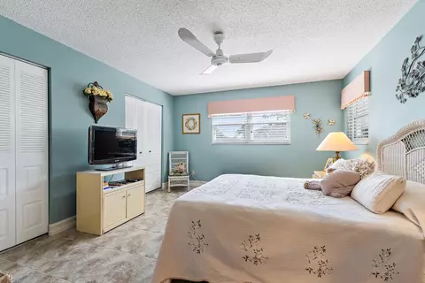 Bedroom - 2950 SE Ocean Blvd #135-8, Stuart, FL 34996 photo 2 of 4