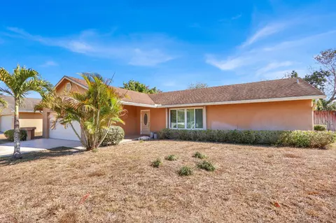 105 Sunflower Cir, Royal Palm Beach, FL 33411