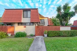3785 Victoria Dr, West Palm Beach, FL 33406