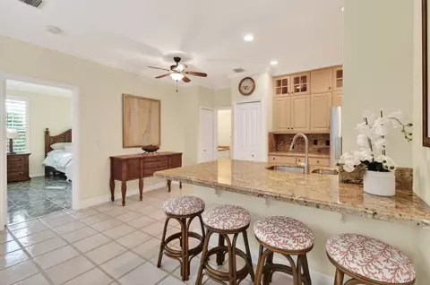 Kitchen - 154 Jupiter Key Rd, Jupiter, FL 33477 photo 3 of 4
