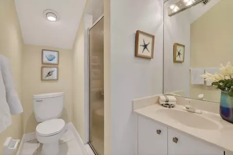 Bath - 154 Jupiter Key Rd, Jupiter, FL 33477 photo 5 of 5