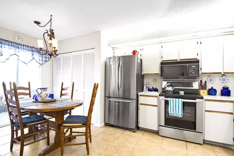 Kitchen - 6198 Riverwalk Ln #2, Jupiter, FL 33458 photo 2 of 3