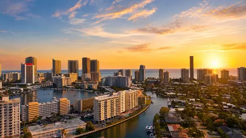 401 Golden Isles Dr #1009, Hallandale Beach, FL 33009