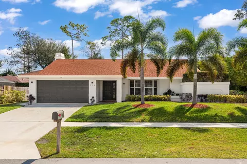 916 Meadow Ave, Wellington, FL 33414