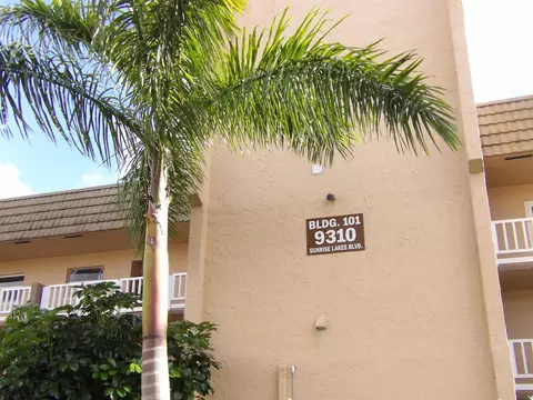 9310 Sunrise Lakes Blvd #108, Sunrise, FL 33322