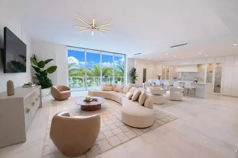 220 SE Mizner Blvd #PH907, Boca Raton, FL 33432