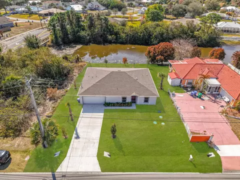 1390 Schumann Dr, Sebastian, FL 32958