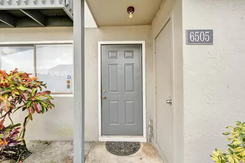 6505 Dockside Cir, Greenacres, FL 33463