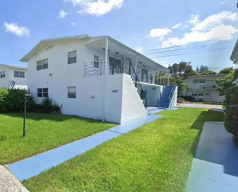 1420 NE 171 St, North Miami Beach, FL 33162