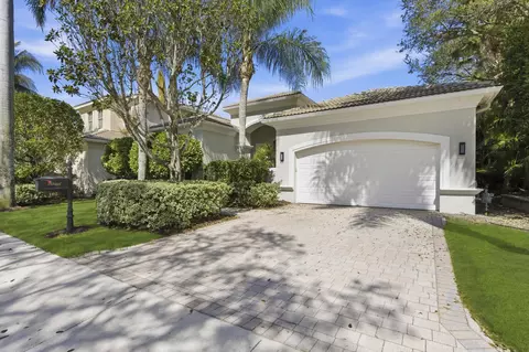 102 Tranquilla Dr, Palm Beach Gardens, FL 33418