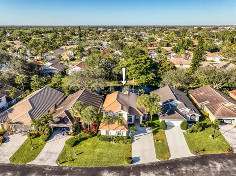 2767 S Clearbrook Cir, Delray Beach, FL 33445