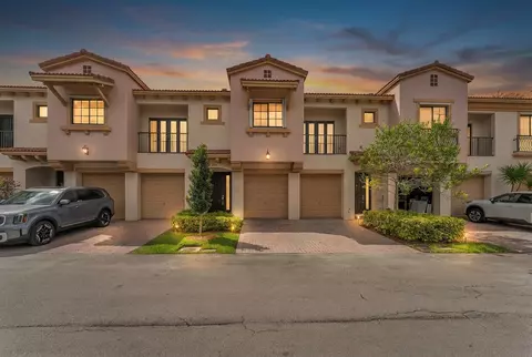 6077 Grand Cypress Cir W, Coconut Creek, FL 33073