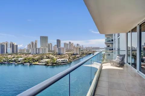 19707 Turnberry Way #18J, Aventura, FL 33180